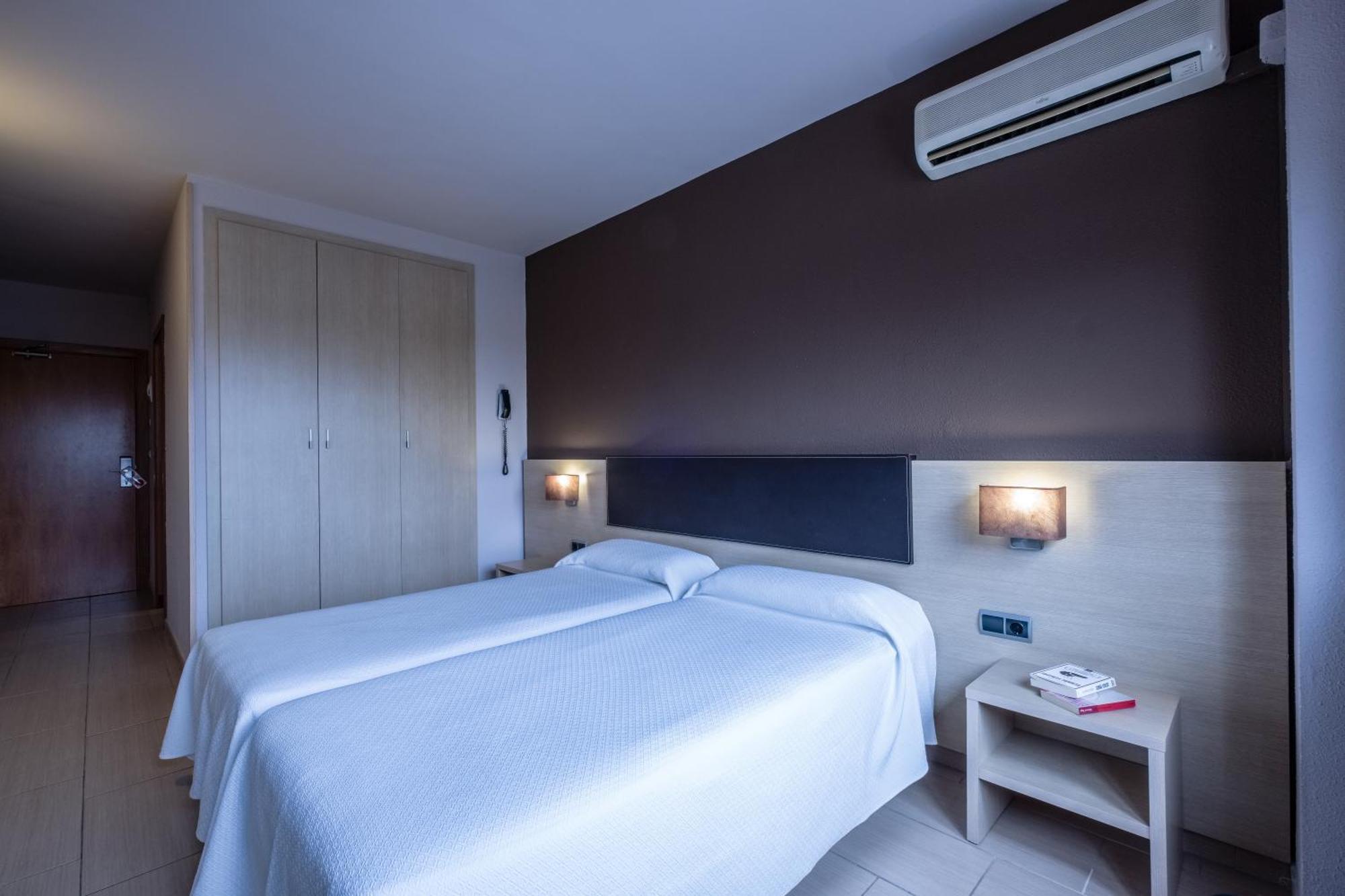 Hotel California Garden Salou